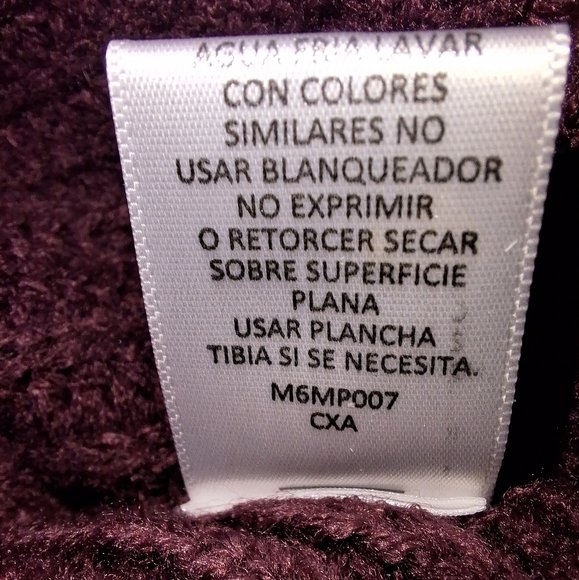 A Harlow and Rose double v-neck thick laced top burgundy sweater in an XL - Picture 2 of 6